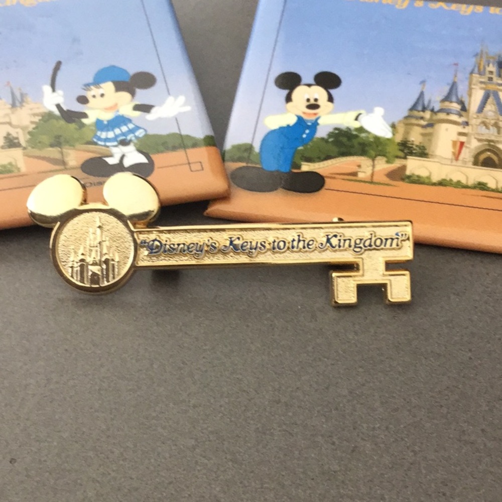 Disney Keys To The Kingdom Pins